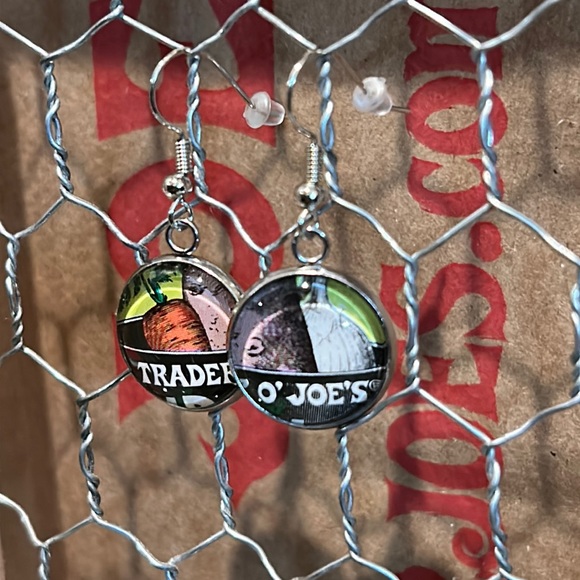 Trader Joe’s earrings 16mm stew - Picture 2 of 2